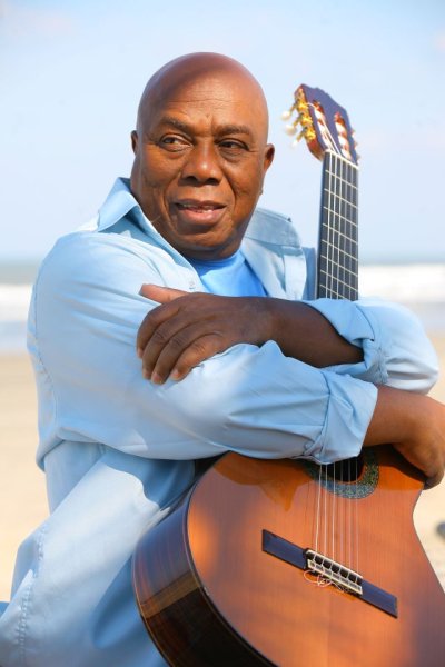 Entrevista: Fil&oacute; Machado. &ldquo;La m&uacute;sica brasile&ntilde;a es una mezcla de amor, cuidado y emoci&oacute;n&rdquo;