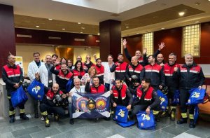 Los ni&ntilde;os y ni&ntilde;as del Hospital La Candelaria reciben la visita navide&ntilde;a de Bomberos de Tenerife