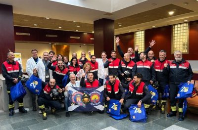 Los ni&ntilde;os y ni&ntilde;as del Hospital La Candelaria reciben la visita navide&ntilde;a de Bomberos de Tenerife