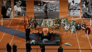 M&uuml;ller y Santana, adi&oacute;s a un depredador de &aacute;rea y a una leyenda del tenis