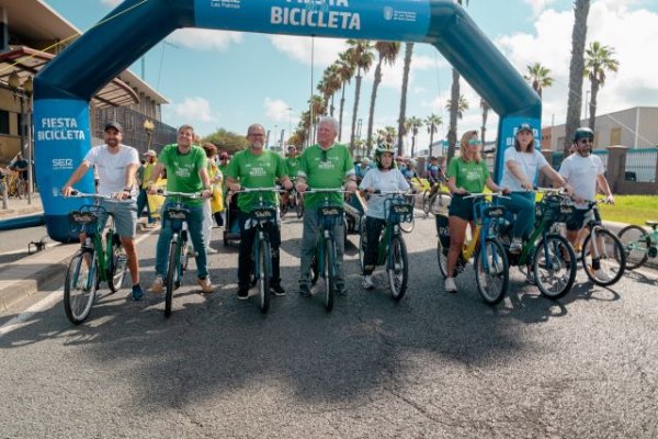 Las Palmas de Gran Canaria pone el broche de oro a la SEM 2024 con una &quot;Fiesta de la Bici&quot; multitudinaria