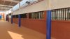 El Ayuntamiento de Gu&iacute;a renueva las protecciones de las columnas del patio del CEIP Juan Arencibia Sosa