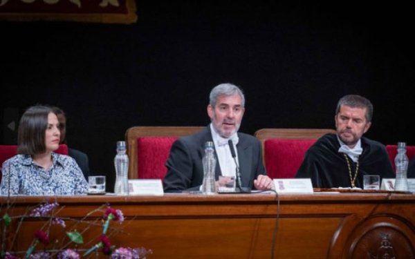 Clavijo reivindica la “apuesta firme” del Gobierno con las dos universidades públicas de Canarias