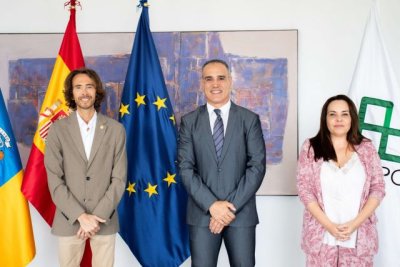 El comisionado del REF visita el campus de la Universidad Fernando Pessoa en Santa Mar&iacute;a de Gu&iacute;a