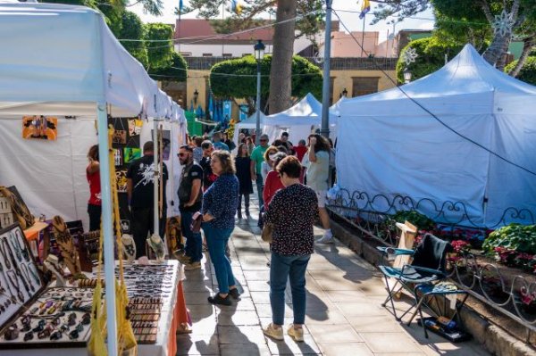 Más de cuarenta comercios salen a la calle en Gáldar