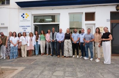 El director del SCS visita el nuevo Consultorio Local de El Cotillo, en funcionamiento desde mañana martes