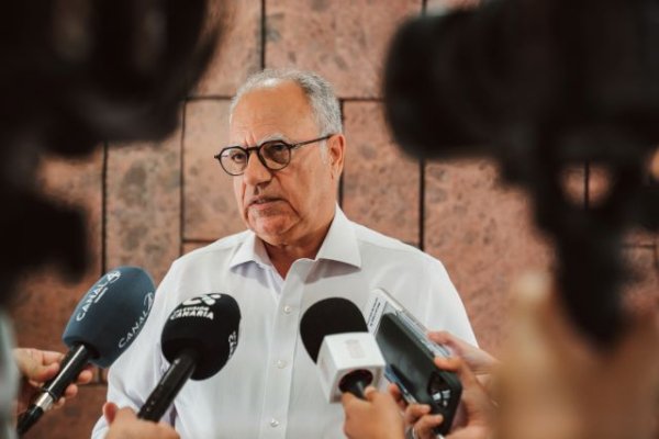 La Gomera: Curbelo pide que se paralice la subida de tasas aeroportuarias en Canarias prevista por AENA
