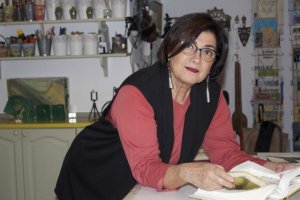 La artista visual Paqui Martín propone el taller ‘Desplegando tolerancia y visibilidad. El libro objeto y formas pop up’