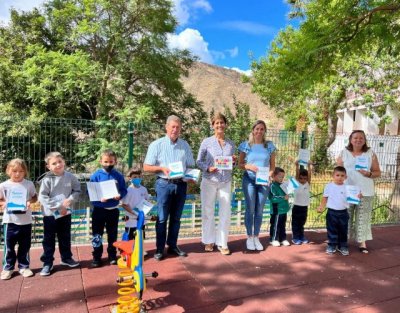 Entrega de las Agendas Escolares al alumnado del CEO Tejeda