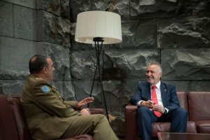Torres recibe al general Julio Salom Herrera, nuevo jefe del Mando de Canarias del Ejército de Tierra