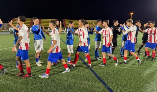 F&uacute;tbol 1&ordf; Regional:  El CD San Isidro compite con orgullo ante el L&iacute;der Atl. Gran Canaria, pero se queda sin premio