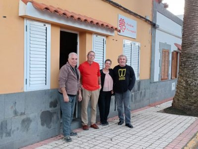 La Vinca EeA entrega alimentos a C&aacute;ritas Firgas