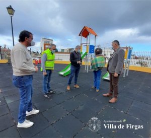 Villa de Firgas: Rehabilitado el parque infantil y la cancha polideportiva del barrio de Cambalud