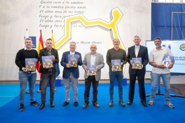 El Club Voleibol Guaguas presenta en sociedad el libro de sus 45 años de historia