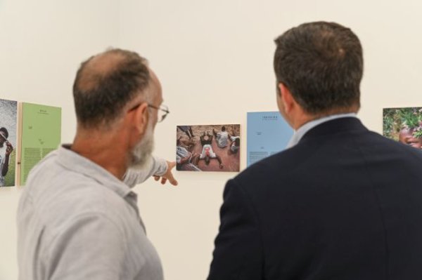 El Gobierno de Canarias organiza una exposici&oacute;n fotogr&aacute;fica que da voz a los menores migrantes