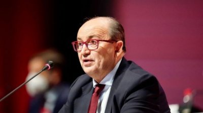 La Junta del Sevilla rechaza a Del Nido y ratifica a José Castro como presidente
