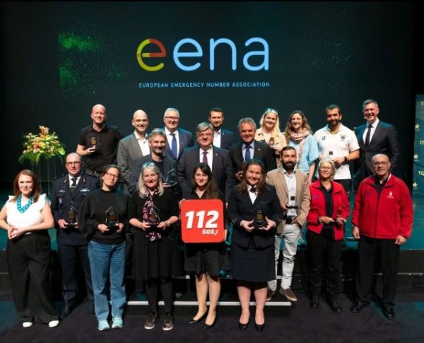 El 1-1-2 Canarias recibe el Premio Cooperación Internacional de la Asociación Europea de Números de Emergencias