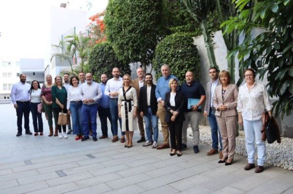 La consejera de Cultura del Cabildo de Gran Canaria, Guacimara Medina, mantiene un encuentro con los concejales del área de los ayuntamientos de la isla