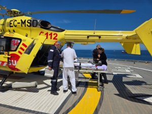 Traslado en helic&oacute;ptero medicalizado del SUC de un menor en estado grave tras ahogamiento en una piscina