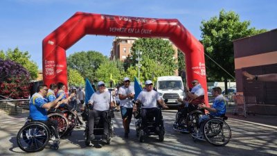 CaMinus culmina en Getafe el “Reto por la Investigación”, su travesía solidaria en silla de ruedas desde Vitoria-Gasteiz