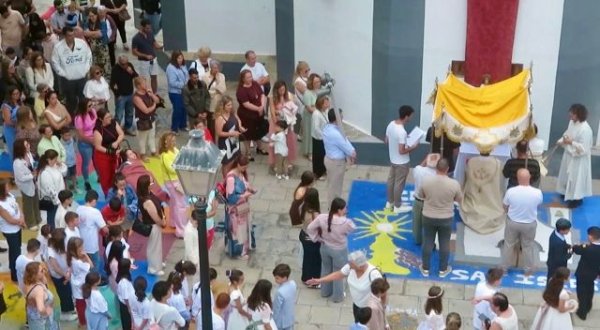 G&aacute;ldar: San Isidro se engalan&oacute; con sus tradicionales alfombras para celebrar el Corpus Christi