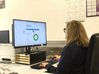 El Hospital Doctor Negrín implanta la telemedicina para el seguimiento de pacientes en diálisis peritoneal