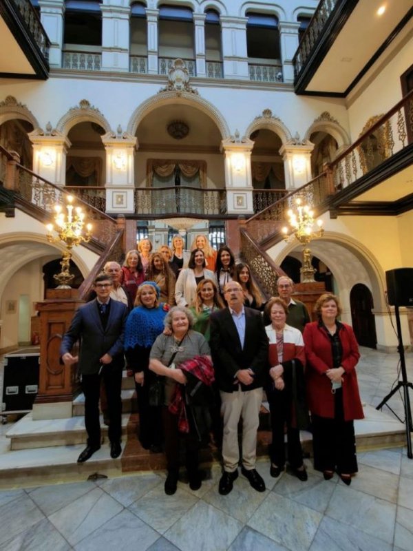 Inauguración de la exposición de Geño Aguiar «Enclaves y retratos» en el Gabinete Literario