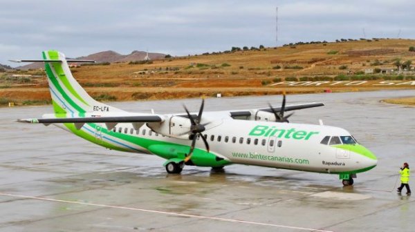 Binter recuerda que la mascarilla siendo obligatoria en sus vuelos