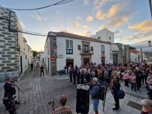 Telde y Gáldar materializan su hermanamiento con el descubrimiento de una placa en la plaza de Guanartemes y Faycanes