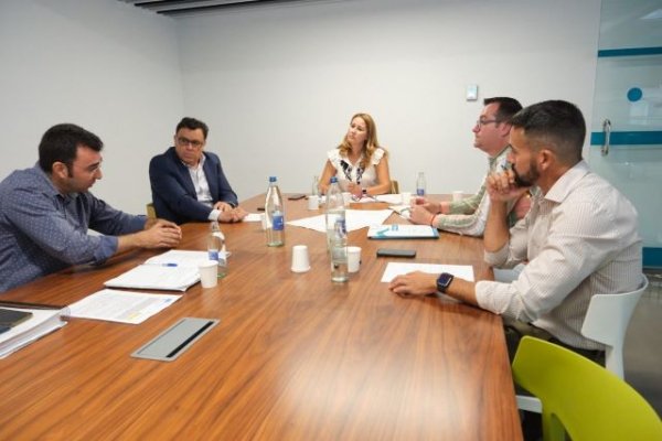 Manuel Miranda reitera el compromiso del Gobierno para solucionar la emergencia hídrica en Fuerteventura