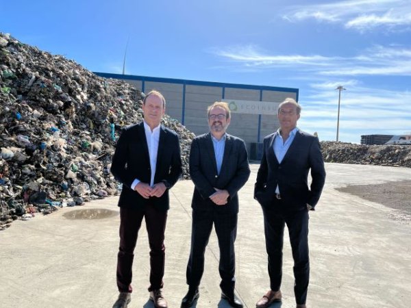 García Brink destaca la aportación de la nueva planta de residuos de envases metálicos a la economía circular de la isla
