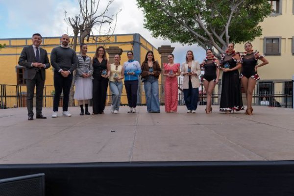 G&aacute;ldar: La Plaza de Santiago se llena por partida doble para celebrar el D&iacute;a de la Danza