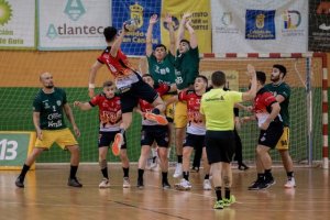 Balonmano: El Km13 Balonmano G&aacute;ldar inicia la liga en el Juan Vega Mateos