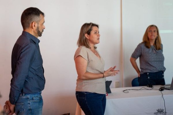 Vanoostende recoge las peticiones de los afectados para avanzar en el decreto de concentración parcelaria