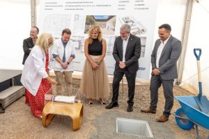 Canarias da un paso decisivo para incorporar la protonterapia a la sanidad p&uacute;blica