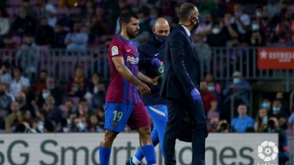 El Barça informa que Agüero estará tres meses de baja, como mínimo