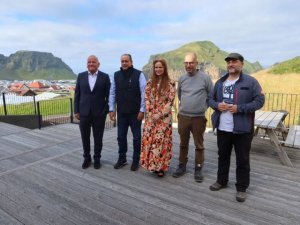 El Gobierno de Canarias analiza el proceso de reconstrucci&oacute;n posteruptivo de Islandia