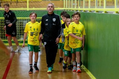 Balonmano Base: El Cl&iacute;nica Dental Ayozet Hern&aacute;ndez G&aacute;ldar contin&uacute;a con su invicto tras disputar dos partidos en una semana