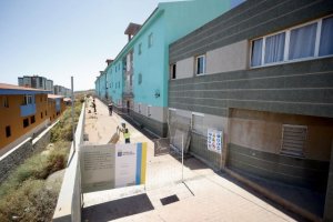 Vivienda invierte 1,7 millones de euros en reforzar la seguridad de un centenar de viviendas protegidas en Jinámar