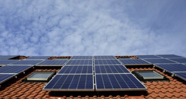 La Gomera: El Cabildo afianza su apuesta por la instalación de energía fotovoltaica en edificios públicos insulares