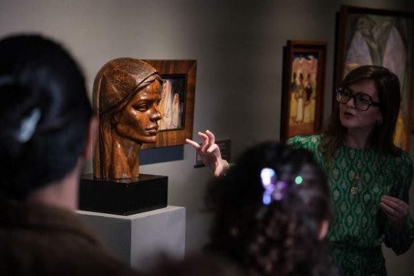 La visita guiada a la Muestra ‘Creando colección’ propone una ruta personalizada en la Casa de Colón