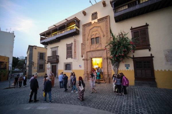 La Casa de Colón acoge la presentación de diez nuevos volúmenes de la colección de la Biblioteca Básica Canaria