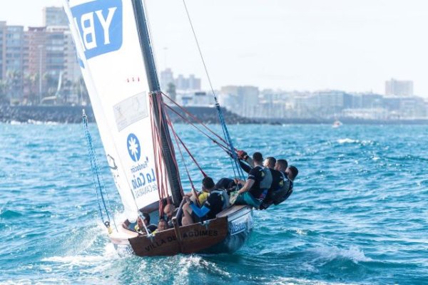 Vela Latina Canaria: El Villa de Agüimes Ybarra lidera el solitario el Campeonato Aguas de Teror