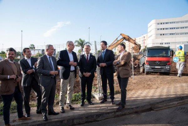 Torres visita las obras de 100 viviendas sociales en Tenerife, las primeras de nueva construcción tras diez años