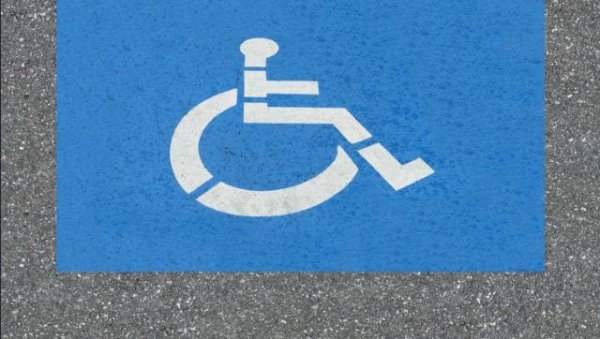 Discapacidad unifica en las islas la tarjeta de aparcamiento para personas con movilidad reducida