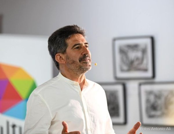 MAXIM&Iacute;N se presenta en el Gabinete Literario, con una propuesta que una cultura, emoci&oacute;n y conciencia