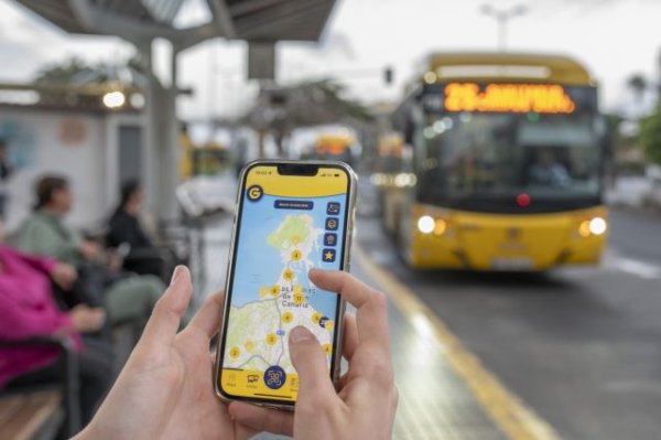 Guaguas Municipales facilita el uso del transporte público para turistas al incorporar la tarjeta Live en su aplicativo para móviles