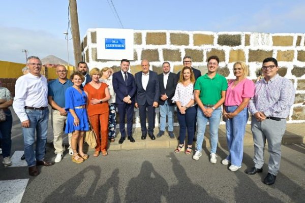 Gáldar inaugura en Barrial la nominación de la calle Alcalde Demetrio Suárez Díaz y Pasaje Manuel García Martín