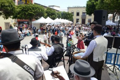 La Fiesta del Queso 2022 cosechó un rotundo éxito en su primera edición celebrada hoy en el casco de Guía