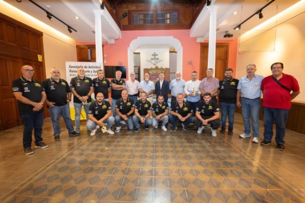 Presentación de los árbitros grancanarios de Lucha Canaria antes del inicio de la nueva temporada